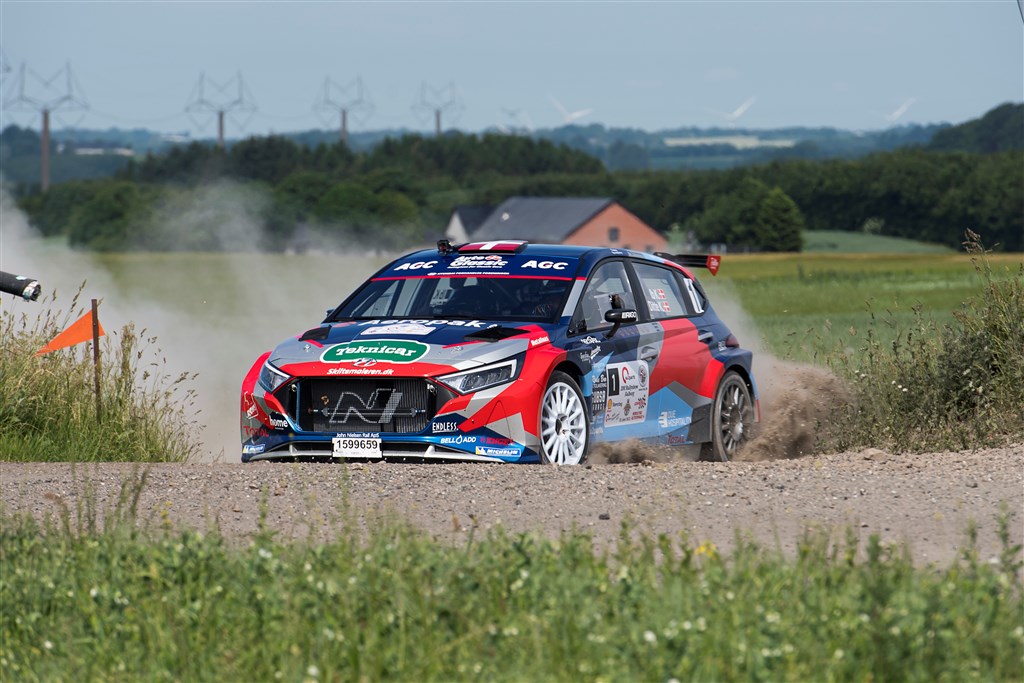 Ib Kragh og Ditte Kammersgaard fik en flot debut med den nye bil.
(Foto: Jokum Tord Larsen)